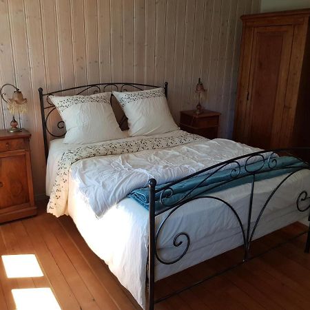Le Jardin Des Gouttes Bed and Breakfast Rougegoutte Eksteriør billede